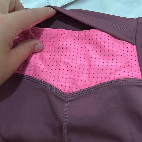 Dark pink and neon Fabletics leggings - Picture 3 of 13